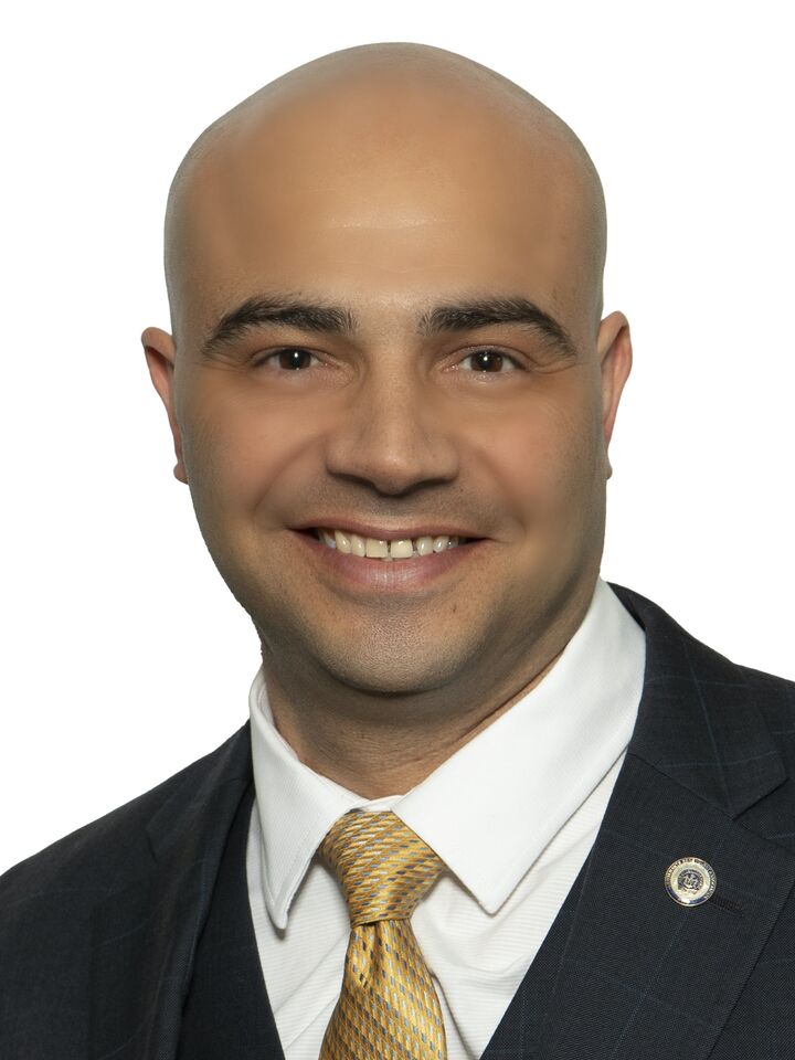 Rob Bracero, Real Estate Salesperson in Lindenhurst, AA Realty