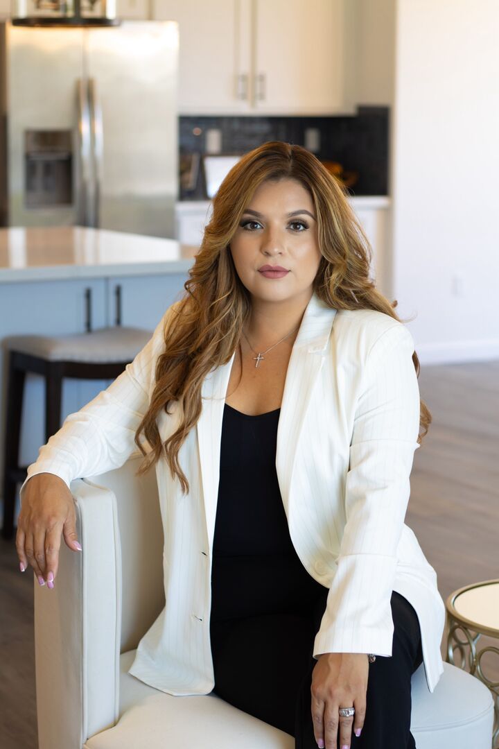 Annette Velasquez, Real Estate Salesperson in Bakersfield, Jordan-Link
