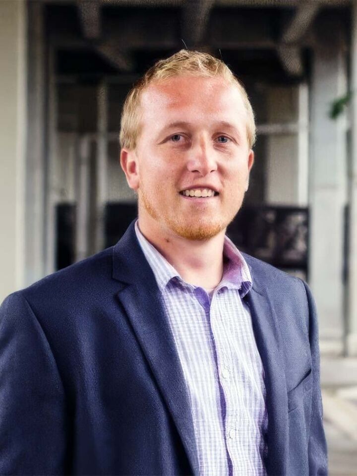 Jaron Bertelsen,  in Beloit, Affiliated