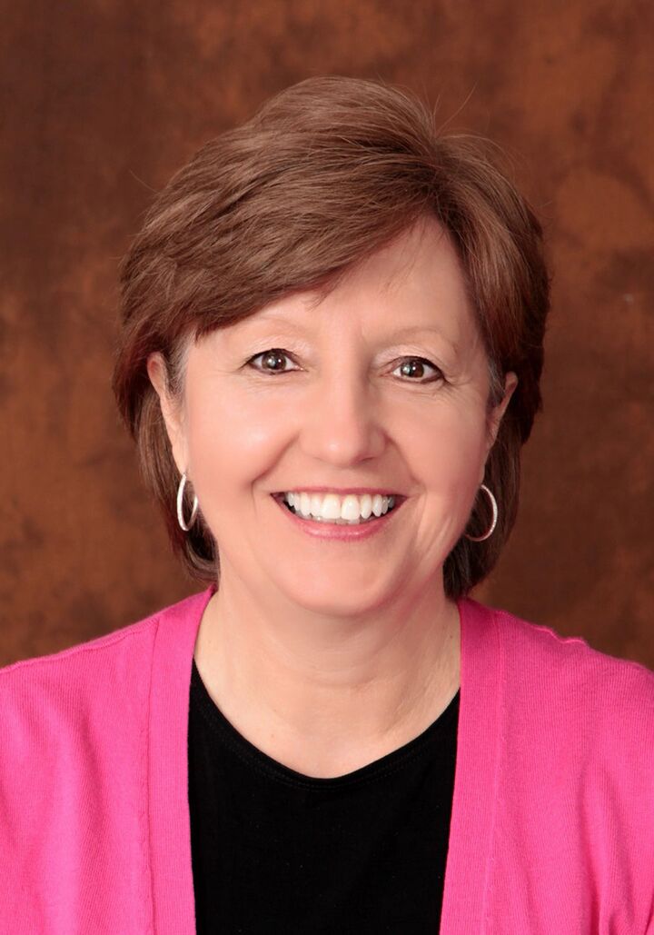 Anna Coats, Real Estate Broker in Zionsville, Scheetz