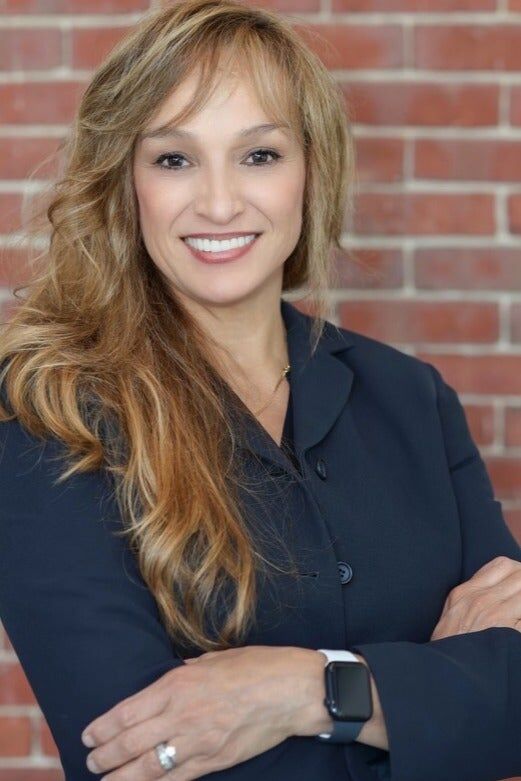 Helena Mills, Real Estate Salesperson in Hooksett, Classic Realty