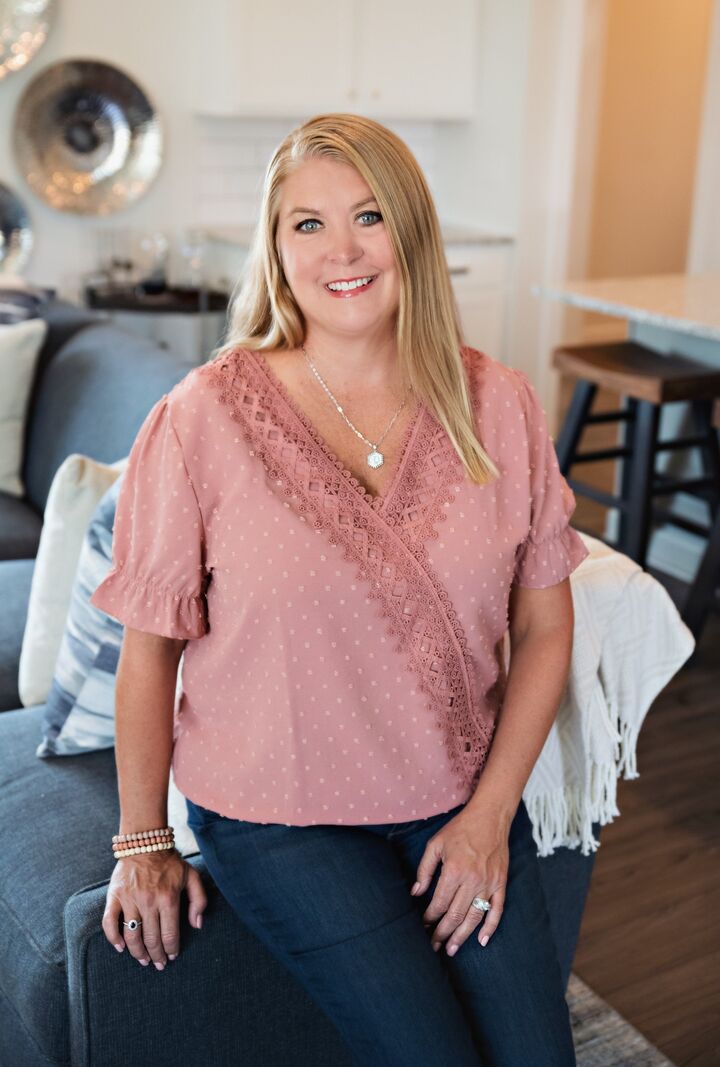 Dawn Turner, Real Estate Broker in Greenwood, Scheetz