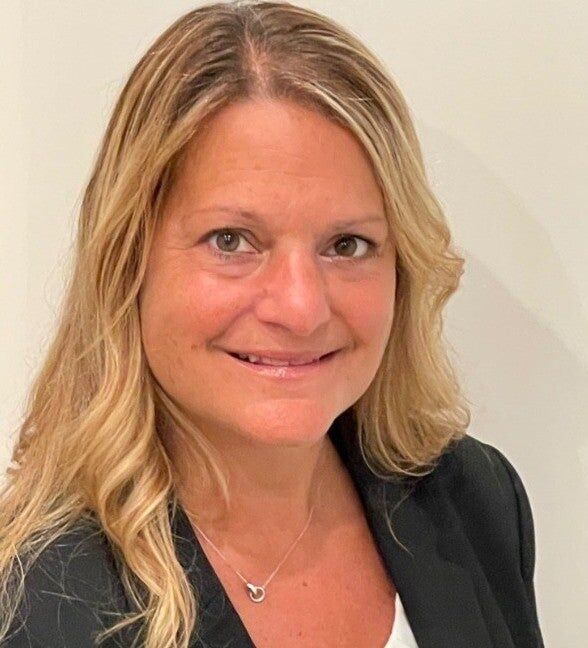 Lisa DeSimone, Real Estate Salesperson in Yardley, Advantage Gold