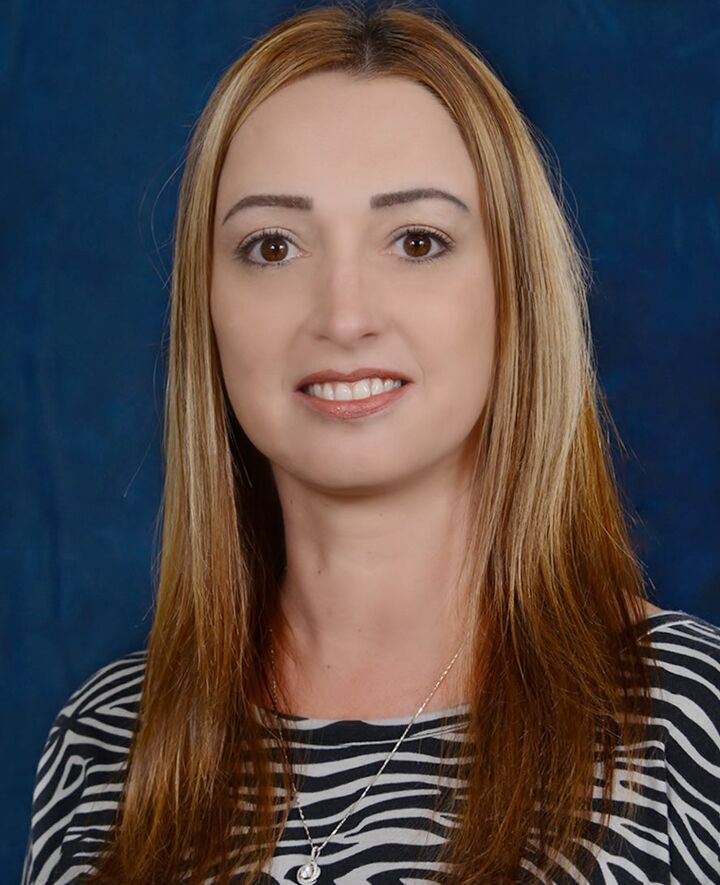 Carla Lesar, Real Estate Salesperson in Longboat Key, Beggins Enterprises