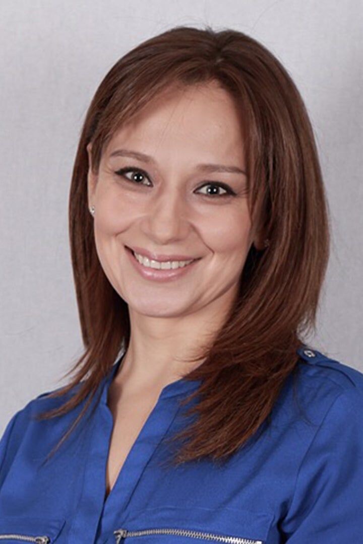 Larisa Vanesyan, Real Estate Salesperson in Glendale, Hallmark Realty