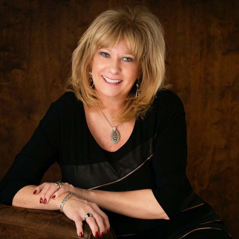 Elaine Kingry,  in Saginaw, Signature Realty