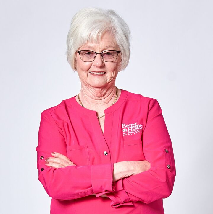 Linda Rodgers,  in Lewisburg, Central