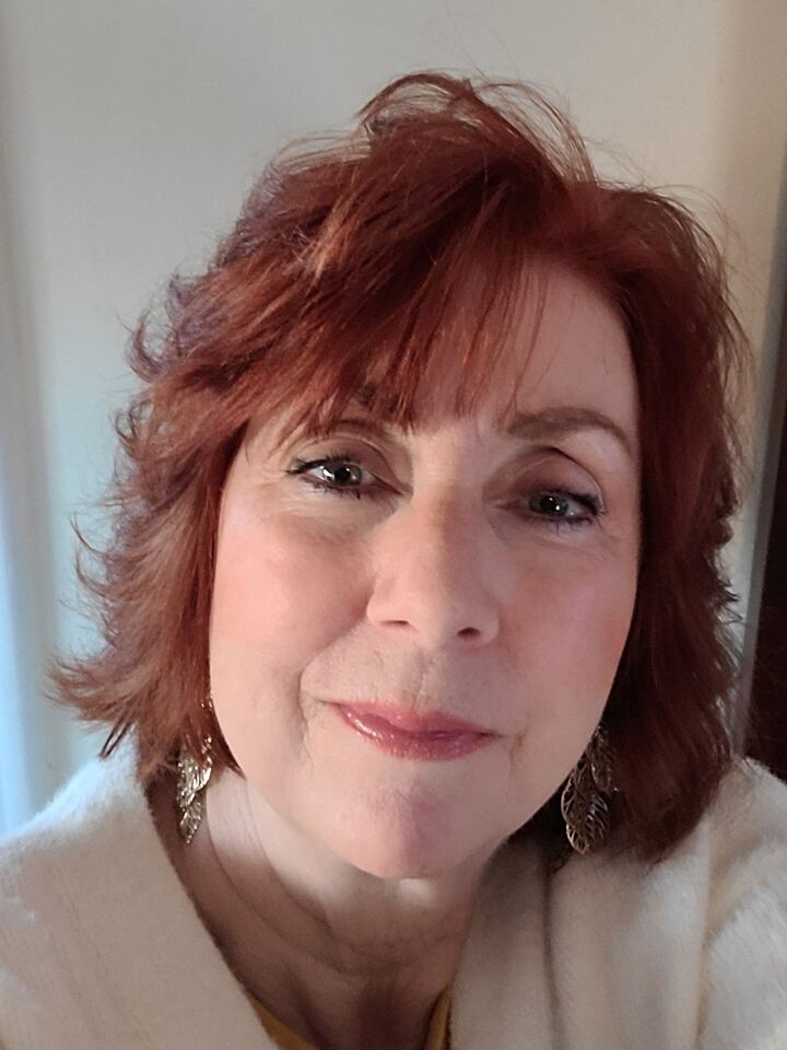 Debbie Bazzo, Sales Associate in Shelby Township, Professionals