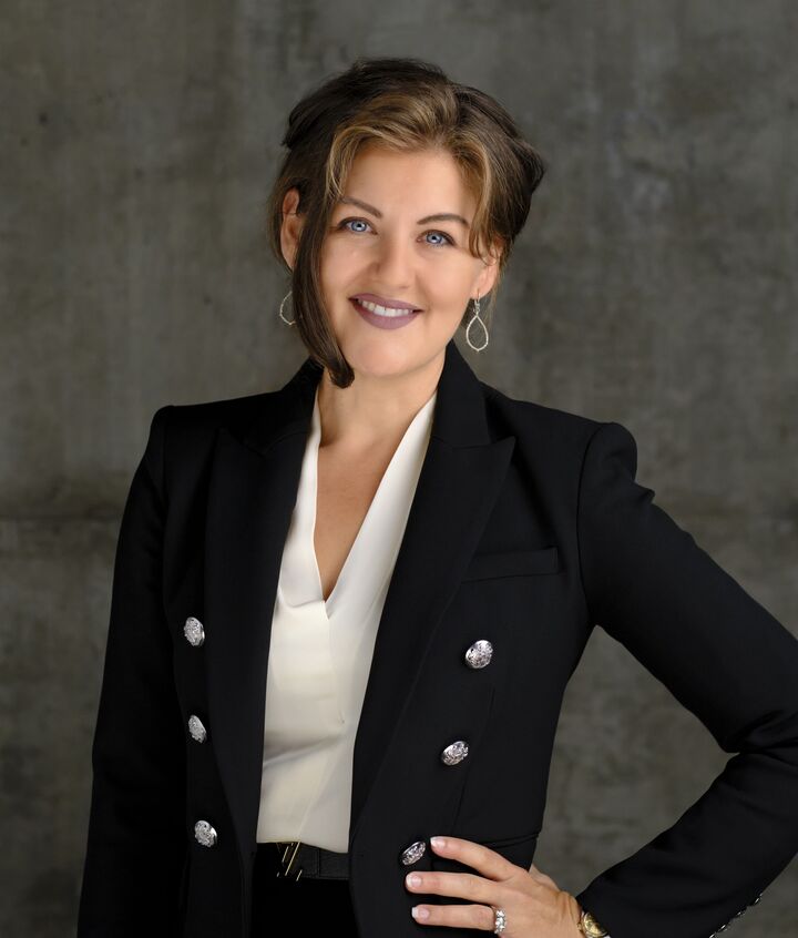 Angela Augsbury, Real Estate Broker in Ottawa, Coldwell Banker Rhodes & Company, Brokerage