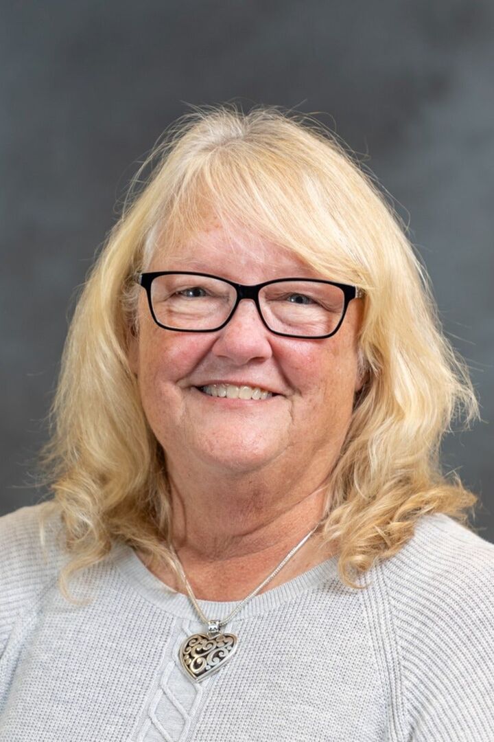 Sheree Hoose,  in Fenton, Professionals