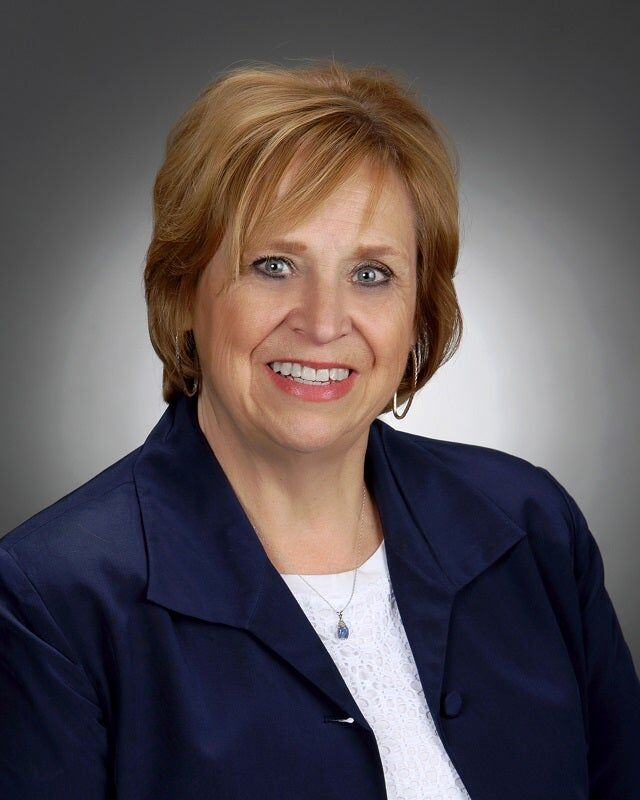 Janet Schelling, Real Estate Salesperson in Minot, Alliance Group
