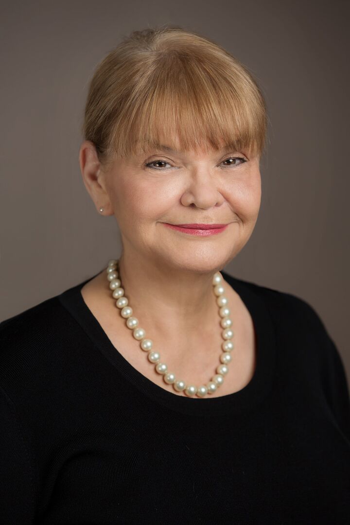 Donna Santora Anderson, Associate Real Estate Broker in Stamford, Gaetano Marra Homes