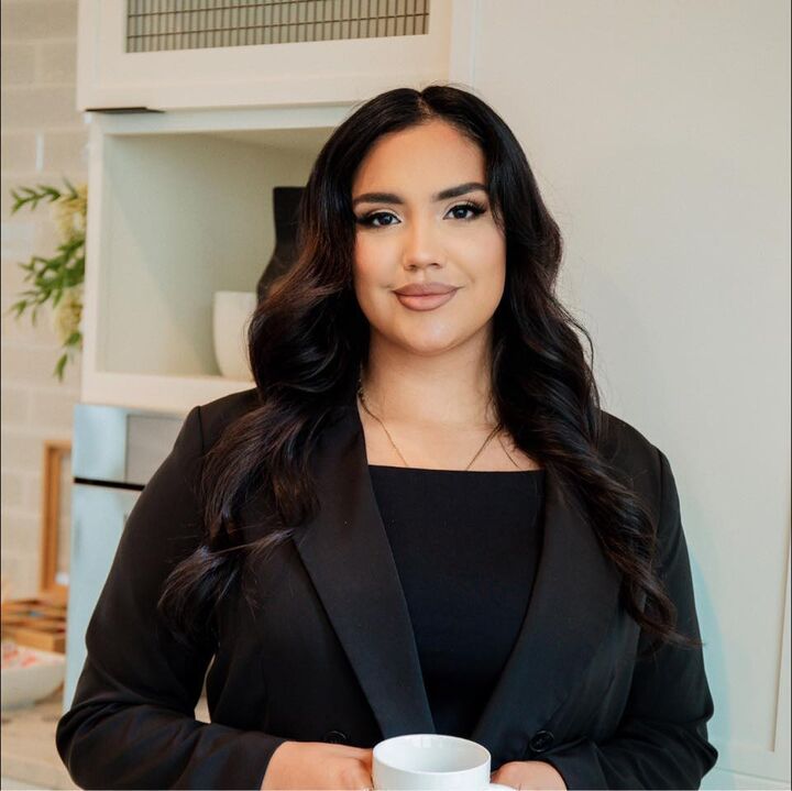 Alejandra Barrios,  in North Aurora, john greene Realtor