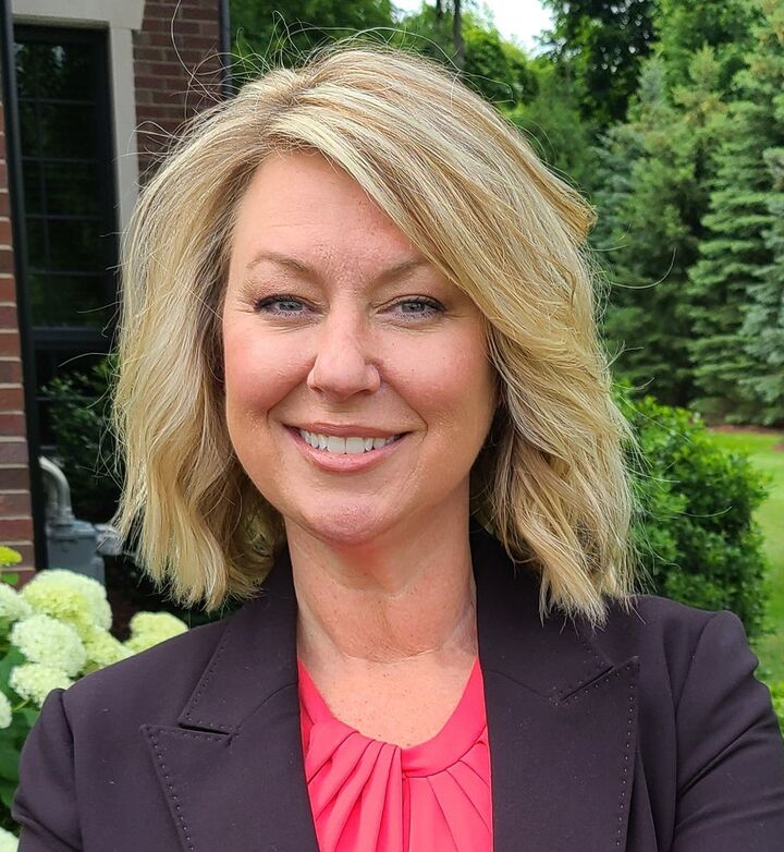Jennifer Prusaitis,  in Shelby Township, Professionals