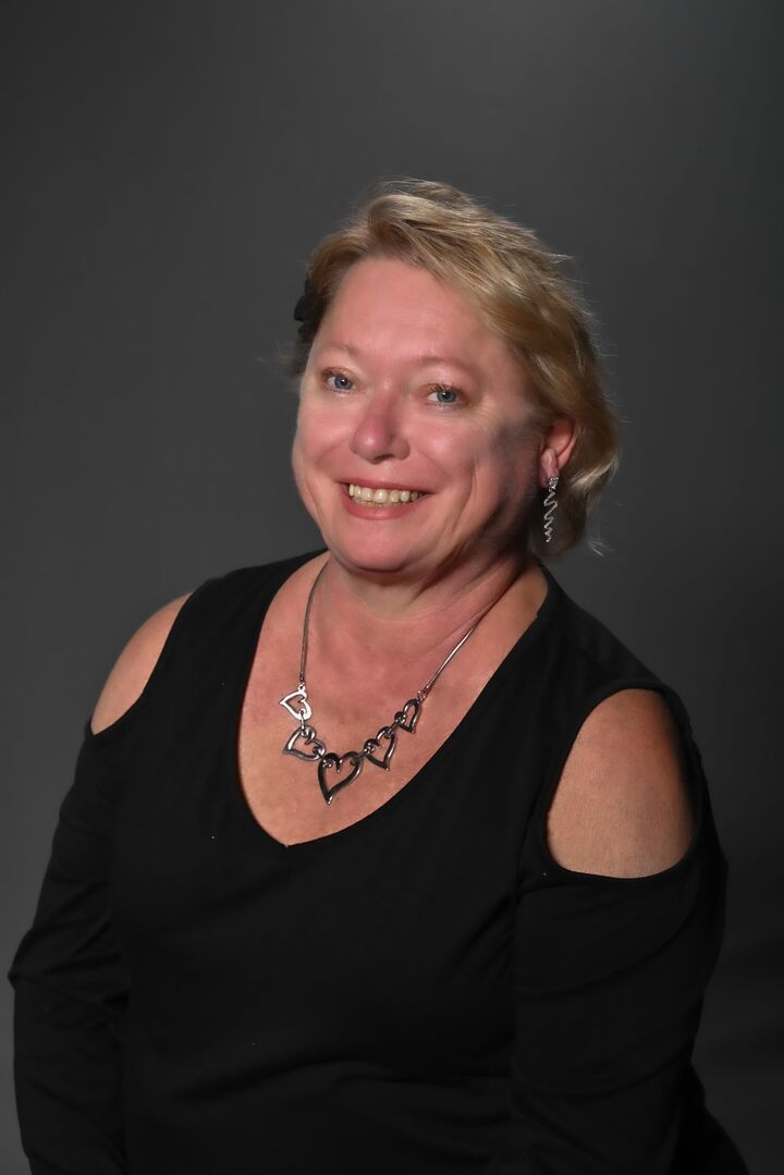 Barbara Shaw, Real Estate Salesperson in Tehachapi, Frontier