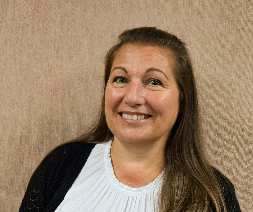 Dana Kerwin, Salesperson in Morganville, Mack-Morris Iris Lurie Inc