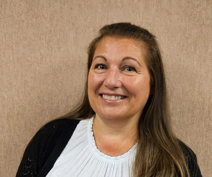 Dana Kerwin, Salesperson in Morganville, Mack-Morris Iris Lurie Inc