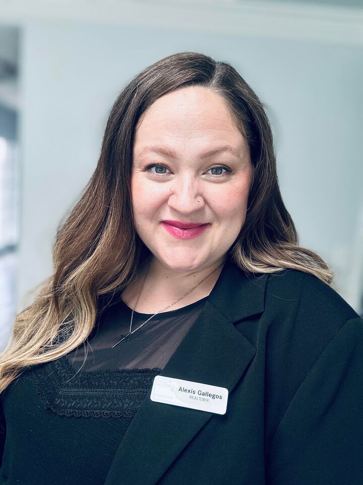 Alexis Gallegos, Real Estate Salesperson in Kaysville, Momentum