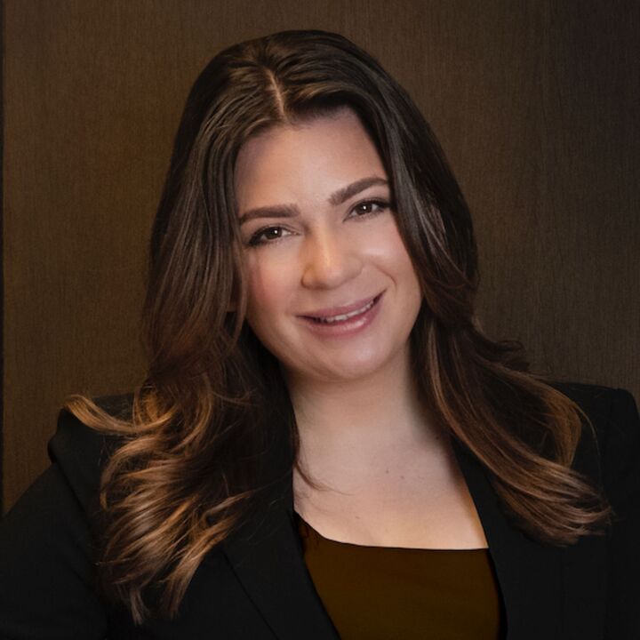 Taeya Harle,  in Bellevue, Windermere