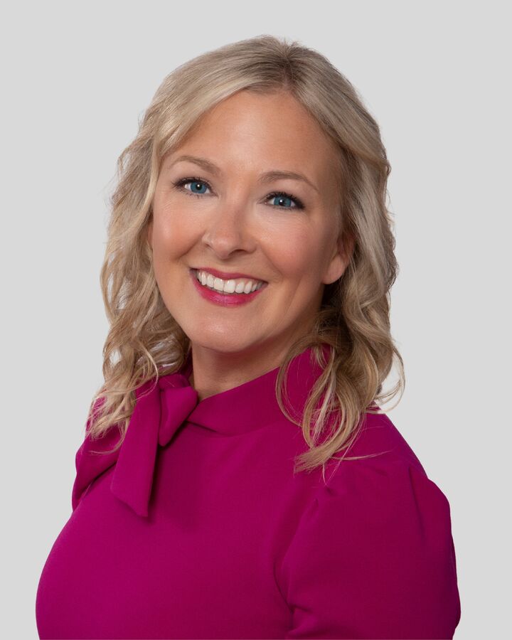 Elizabeth Manning, Real Estate Salesperson in Overland Park, Kansas City Homes