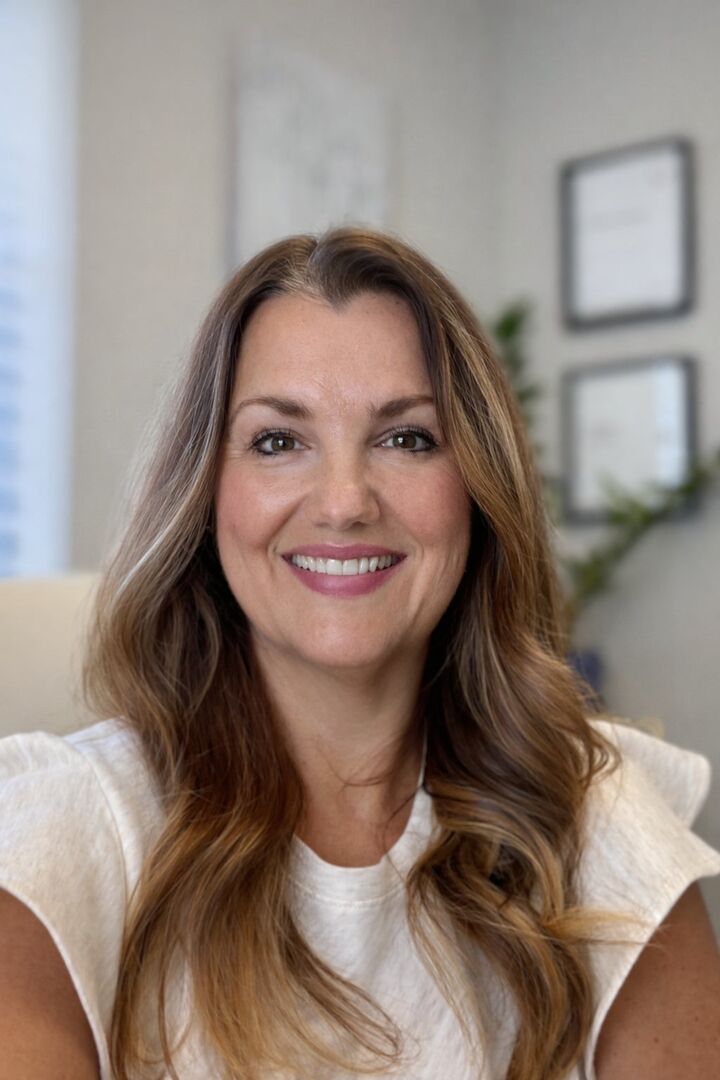 Kimberly Gomez, Real Estate Salesperson in Soldotna, Realty Solutions