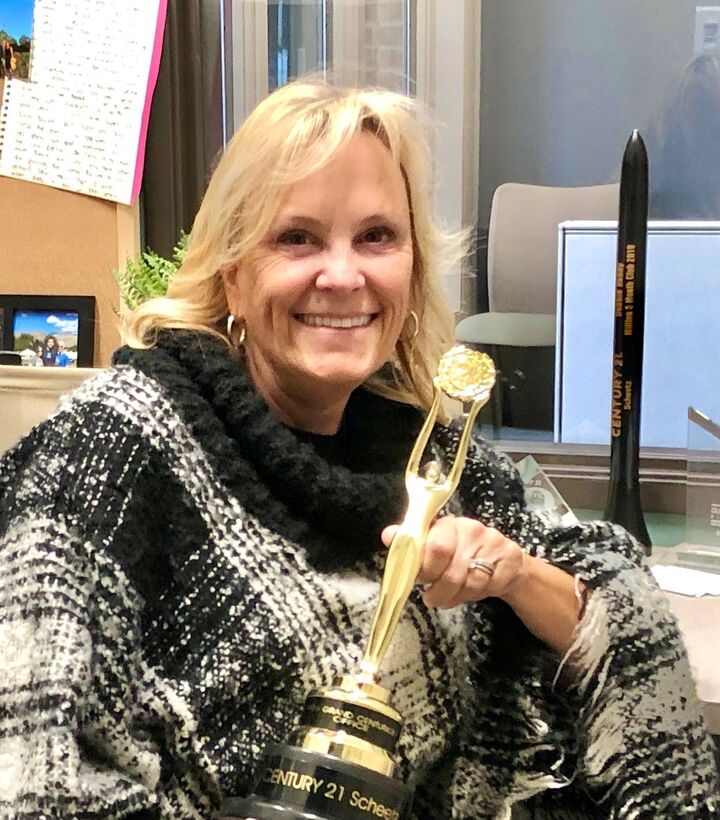 Deborah Kenny Miller, Real Estate Broker in Carmel, Scheetz