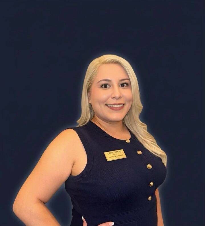 Andrea Rios, Real Estate Salesperson in Downey, LOTUS