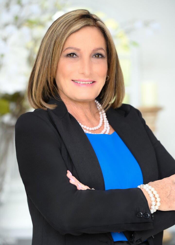 Maria Zarro, Real Estate Salesperson in Caldwell, Cedarcrest Realty, Inc.