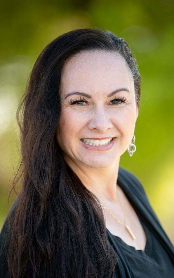 Suzanne Dye, Associate Real Estate Broker in Mesa, S.J. Fowler