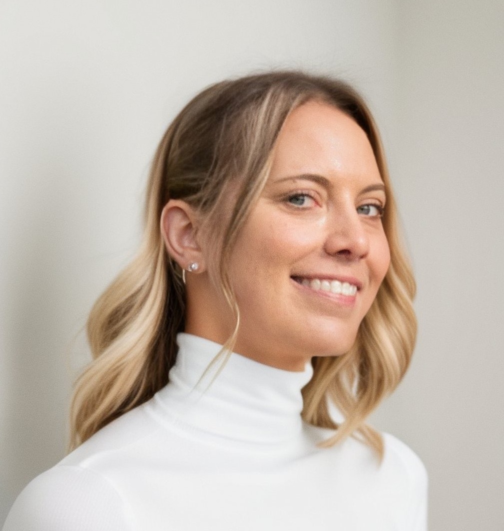 Daniette West, REALTOR® in Santa Cruz, Sereno