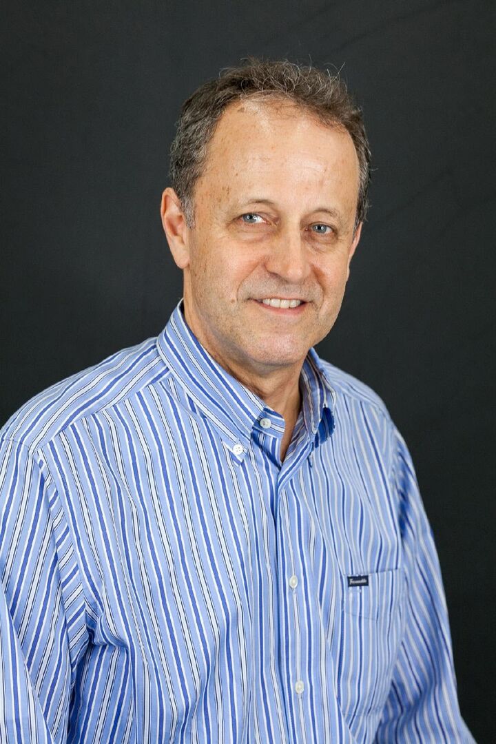 Aaron Schechter, Associate Real Estate Broker in Beverly Hills, Nelson Shelton Real Estate ERA Powered