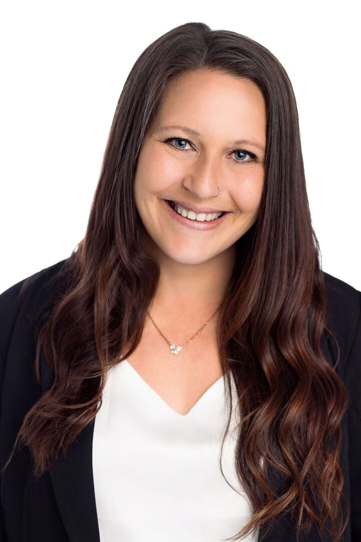 Alisa Kniffin, Real Estate Salesperson in Minot, Alliance Group