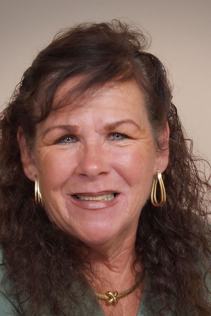 Donna - Marie Martin, Broker in Cape Coral, Florida
