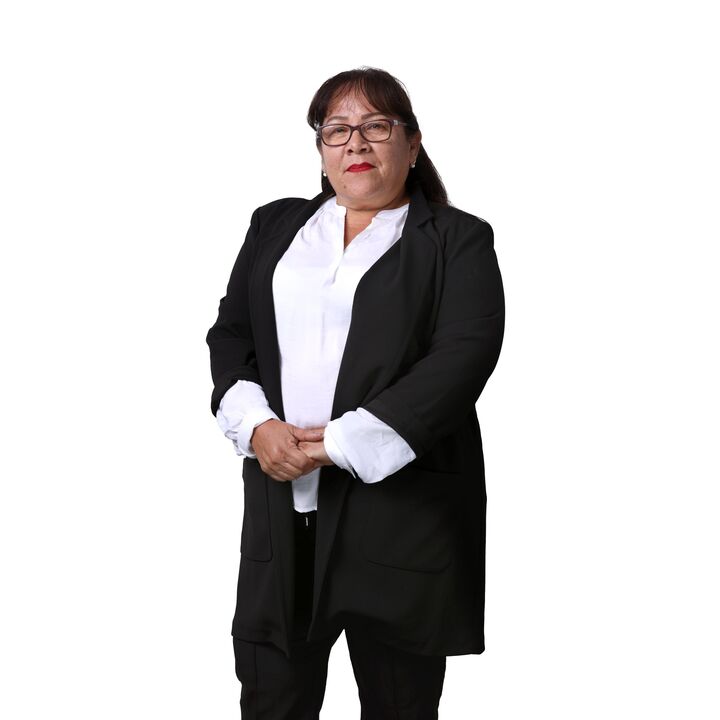 Alma Estrada,  in Bloomington, Synergia Realty