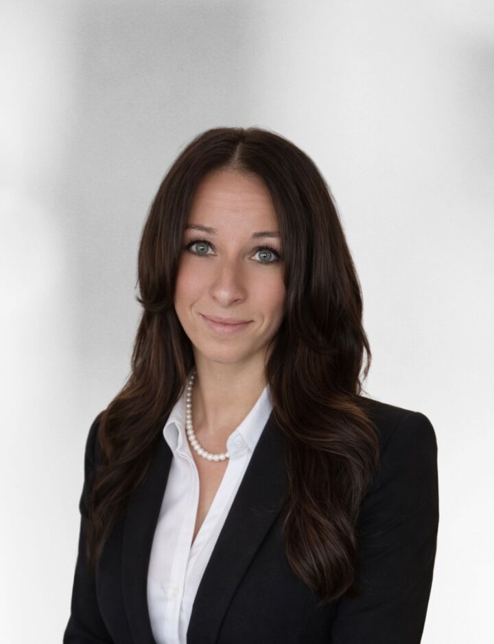 Christine Henderson, Real Estate Broker in Peterborough, Coldwell Banker Electric Realty, Brokerage