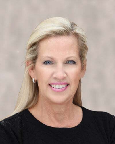 Tracy Lindke, Real Estate Salesperson in Holland, Schmidt Realtors