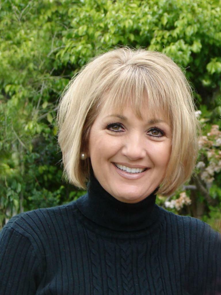 Collette Albanese, Real Estate Salesperson in Claremont, Town & Country