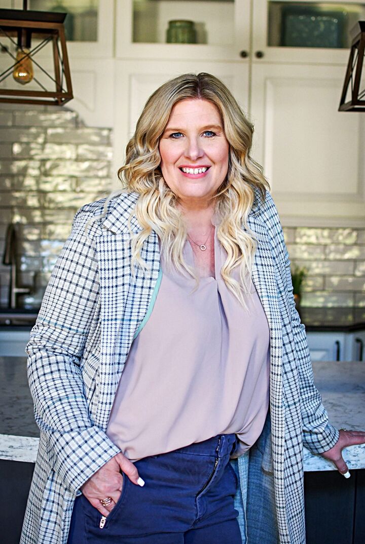 Heather Mills,  in Port Huron, Professionals