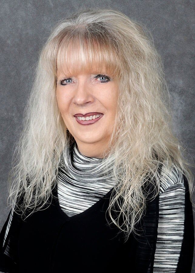 Tammy Lund, Real Estate Salesperson in Janesville, Affiliated
