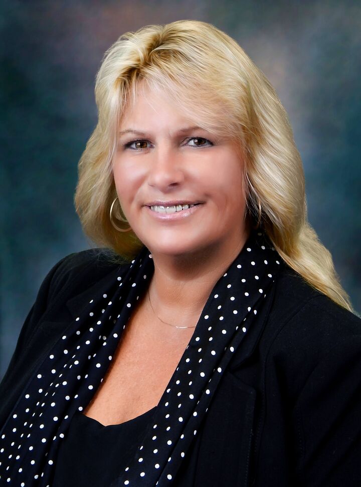Lisa Bornschein,  in Hauppauge, Realty Connect