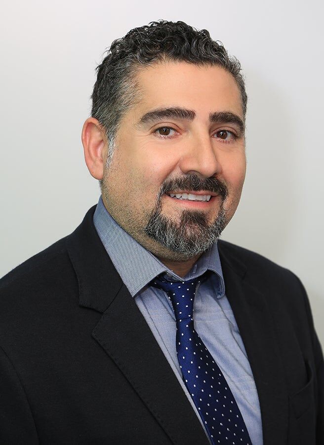 Viken Chekerdemian, Real Estate Salesperson in Glendale, Hallmark Realty