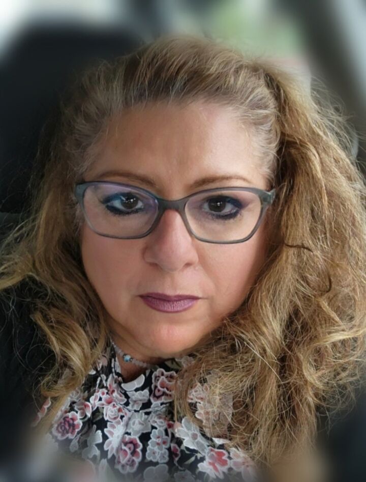 Joy Kostantini, Associate Real Estate Broker in Addison, Circle