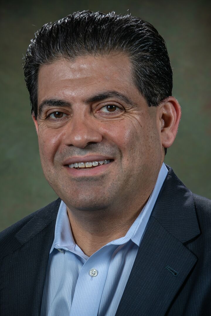 Roger Saadeh,  in East Lansing, Professionals