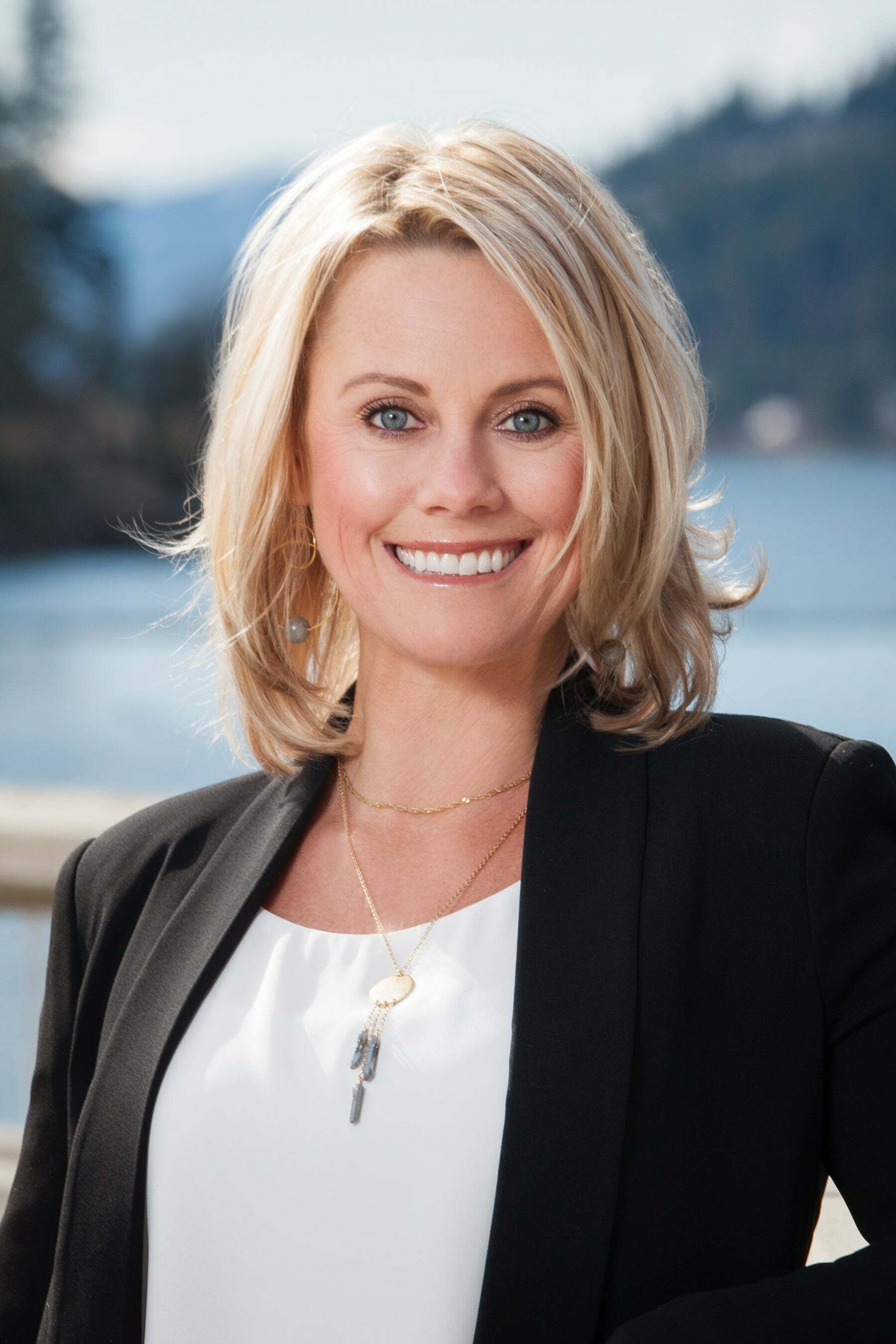 Gretchen Vedel, Real Estate Salesperson in Coeur D Alene, Schneidmiller Realty