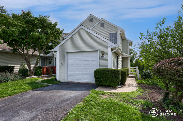 Property Photo: 1091 Country Hill Drive PA 17111