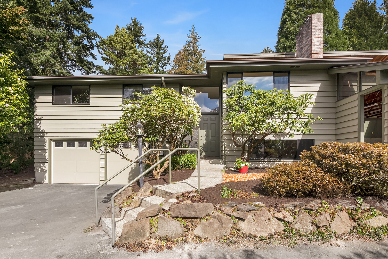 13214 35th (Private Drive/Not Busy) Ave NE  Seattle WA 98125 photo