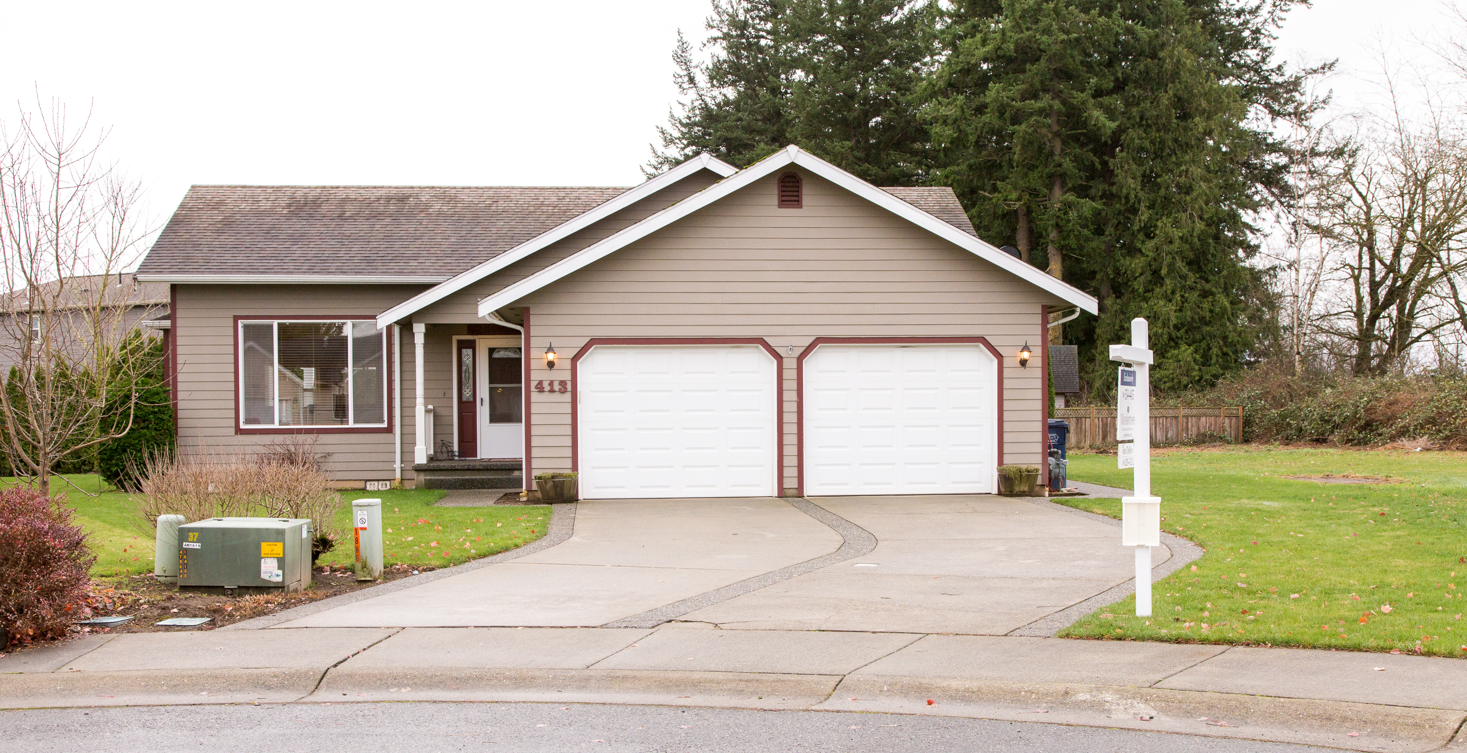 Property Photo: 413 Dennison Ln WA 98276