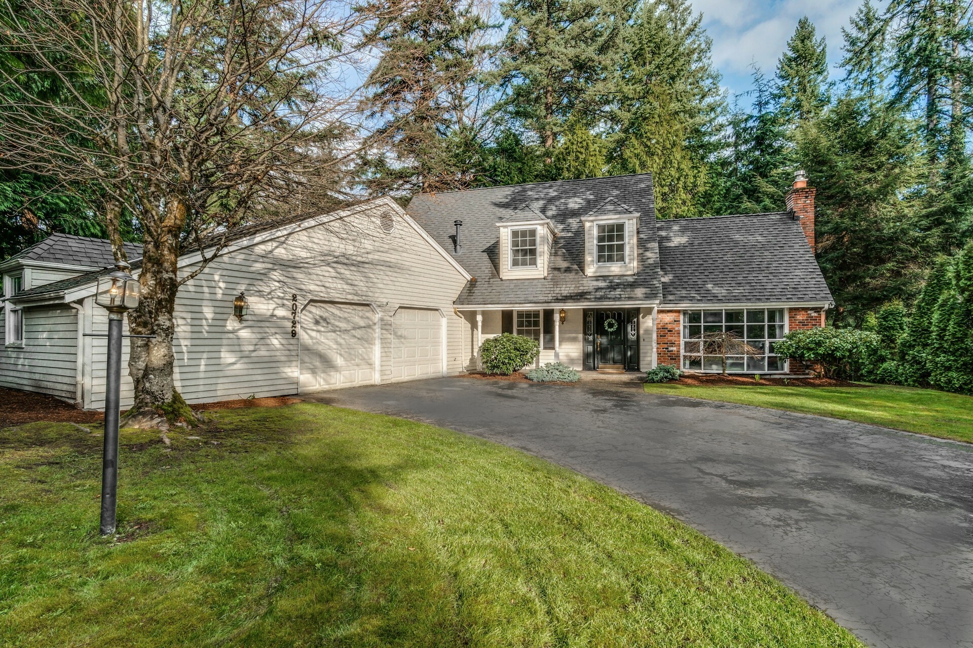 Property Photo: 20729 NE 38th St WA 98074