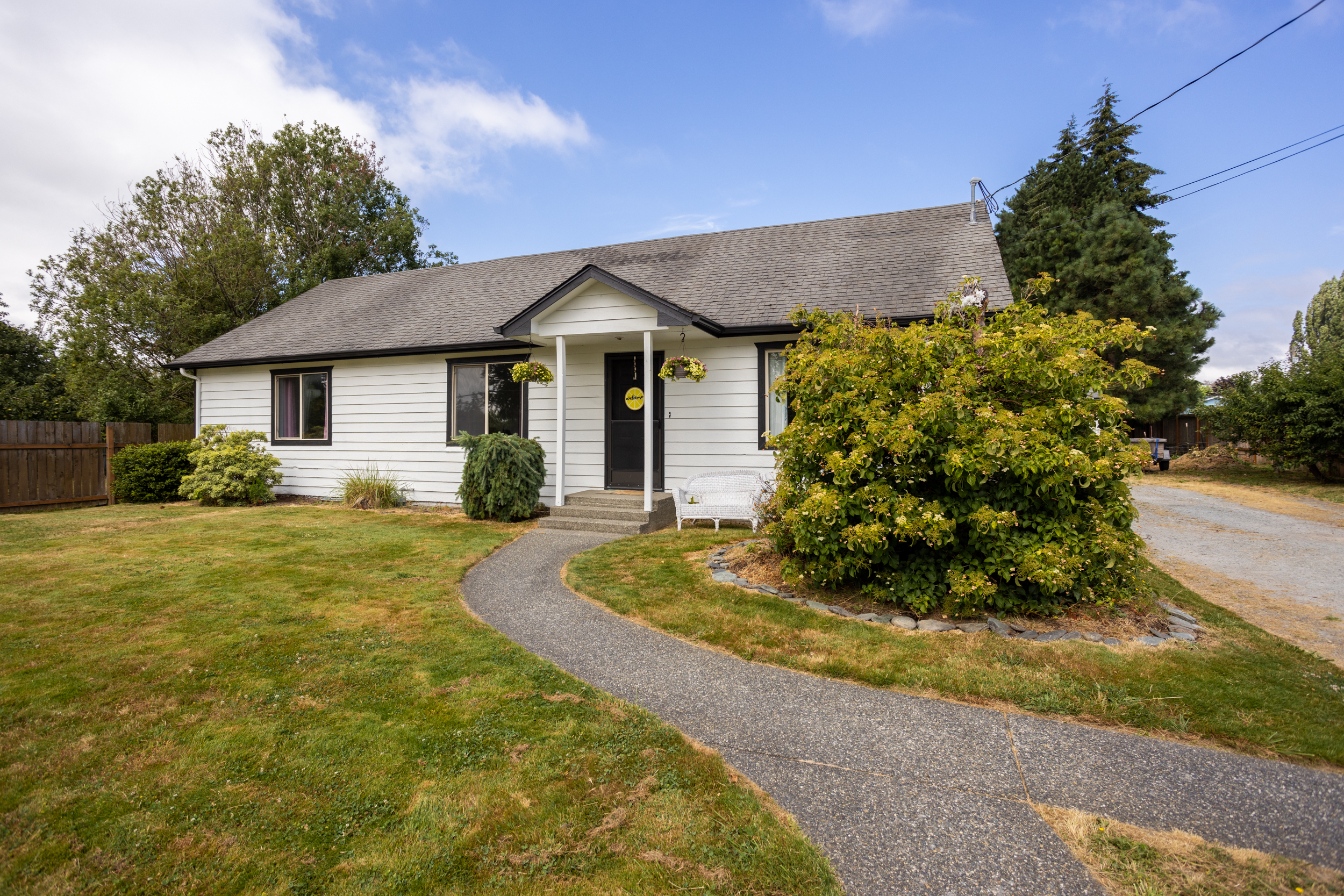 Property Photo: 1617 E Blackburn Rd 1617 Blackburn Road  WA 98274 