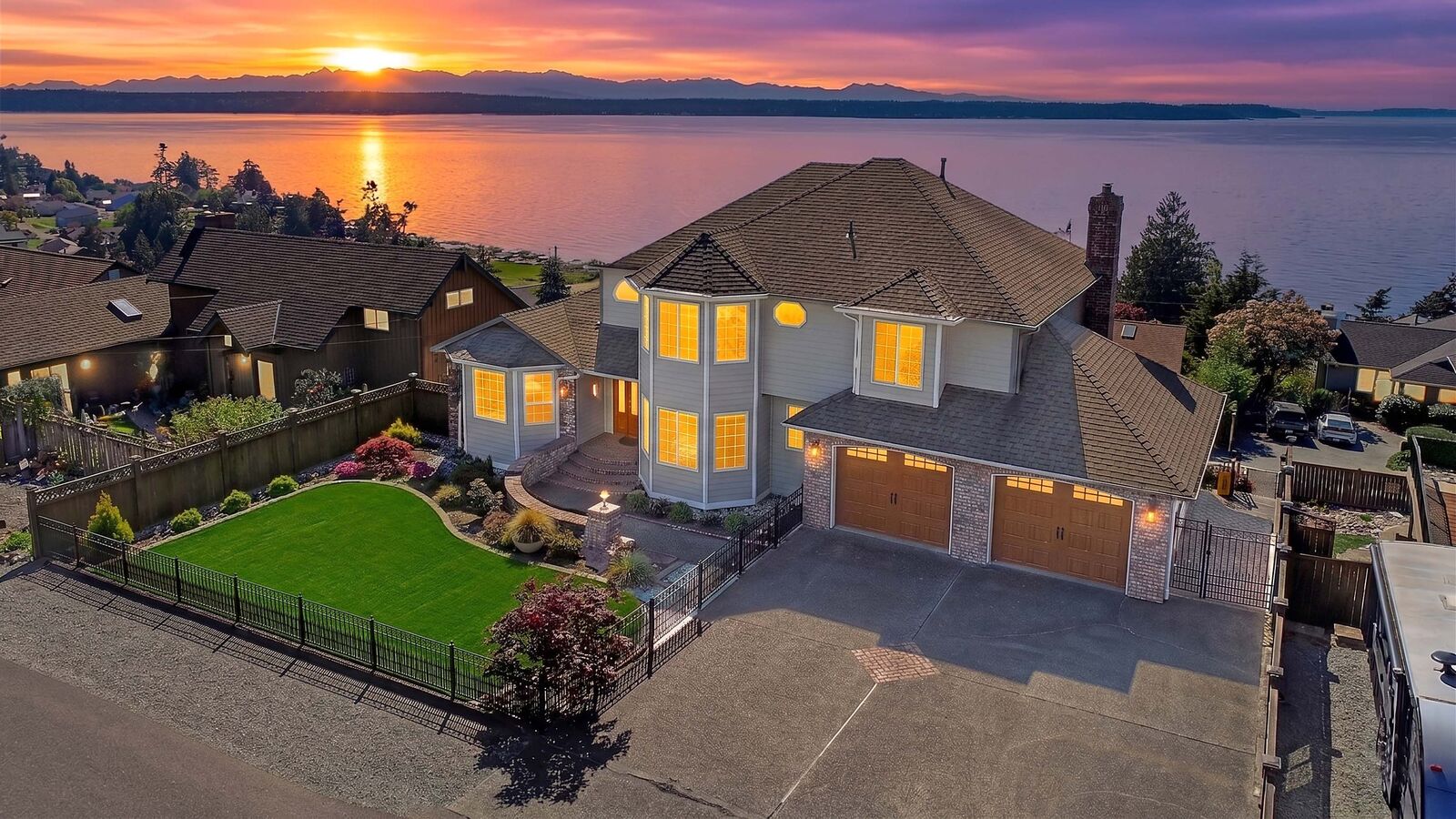 Property Photo:  329  Burke Drive  WA 98282 